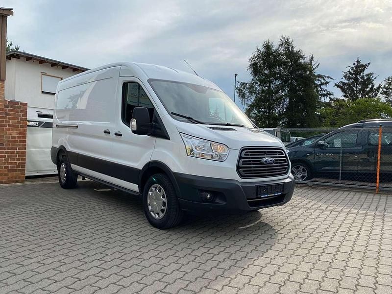 Gebraucht Ford Transit Trend 131 PS (96 kW) 2019 Frostweiß Van / Kleinbus