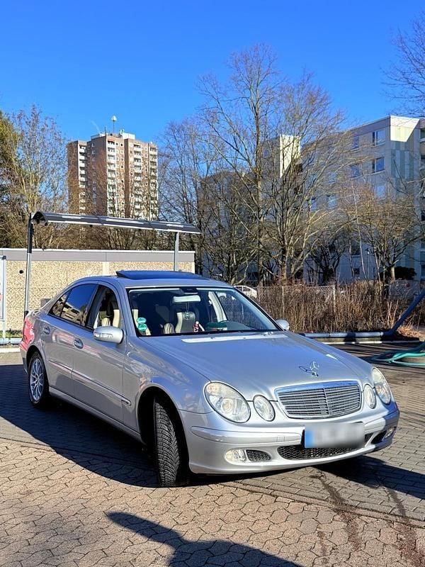 Second-hand Mercedes E200 163 CP (119 kW) 2004 Argintiu Berlinǎ