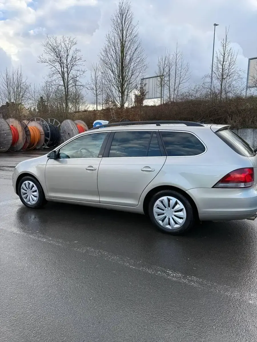 Gebraucht VW Golf VI 140 PS (102 kW) 2011 Beige Kleinwagen