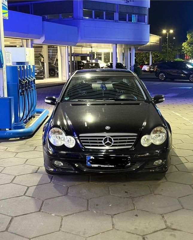 Schwarz Gebraucht 2004 Mercedes 200 Coupé | 3.500 € - Bild 1/4