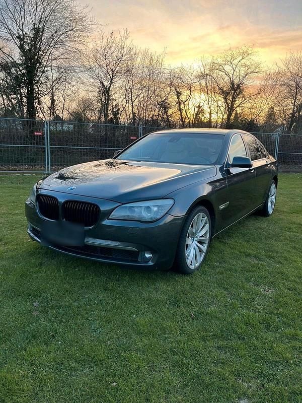 Gebraucht BMW 730 2012 Grau Limousine