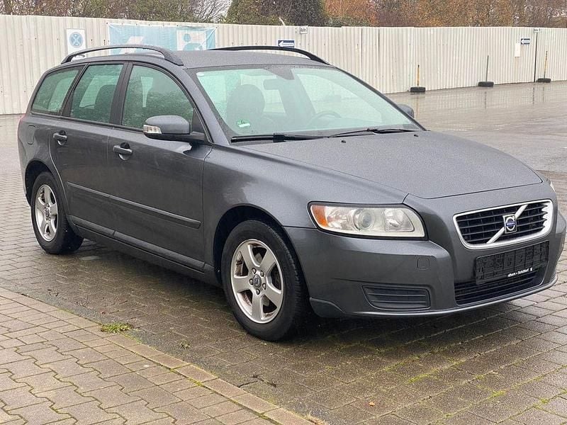 Weiß Gebraucht 2008 Volvo V50 Kombi | 2.200 € (Guter Preis) - Bild 1/4