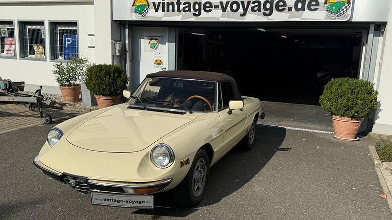 Gebraucht Alfa Romeo Spider Veloce 116 PS (85 kW) 1982 Beige Cabrio