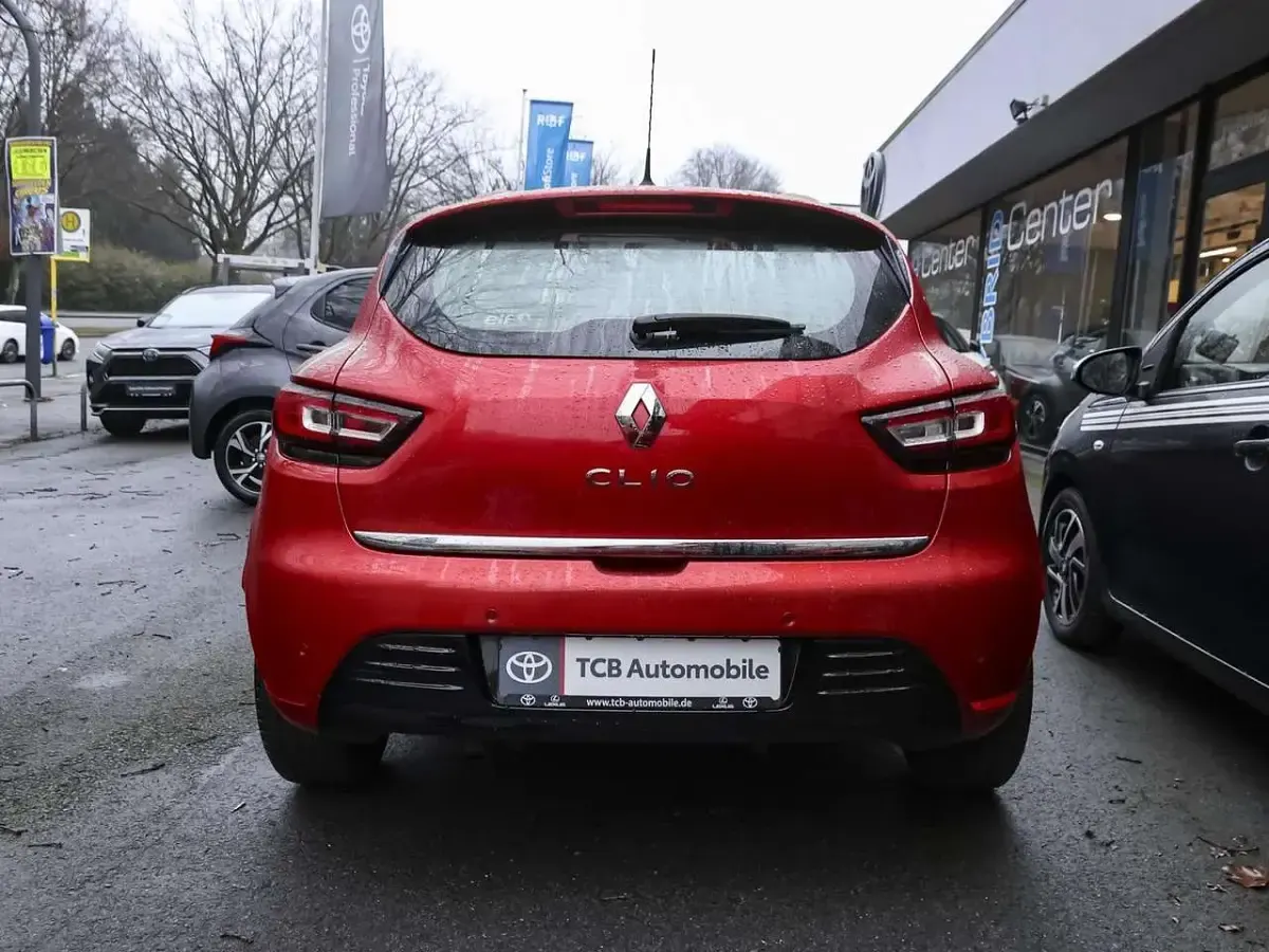 Gebraucht Renault Clio IV Intens 90 PS (66 kW) 2018 Feuerrot Limousine