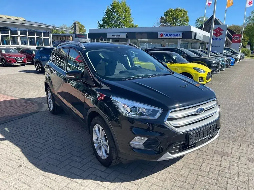 Używany Ford Kuga Titanium 175 KM (128 kW) 2019 Czarny SUV