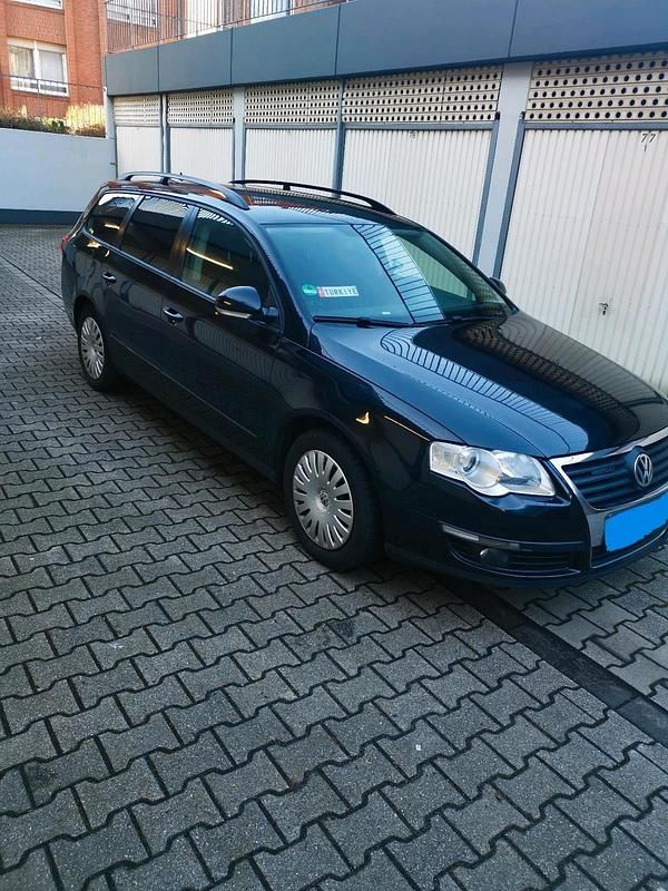 Schwarz Gebraucht 2006 VW Passat Kombi | 2.200 € (Fairer Preis) - Bild 1/4
