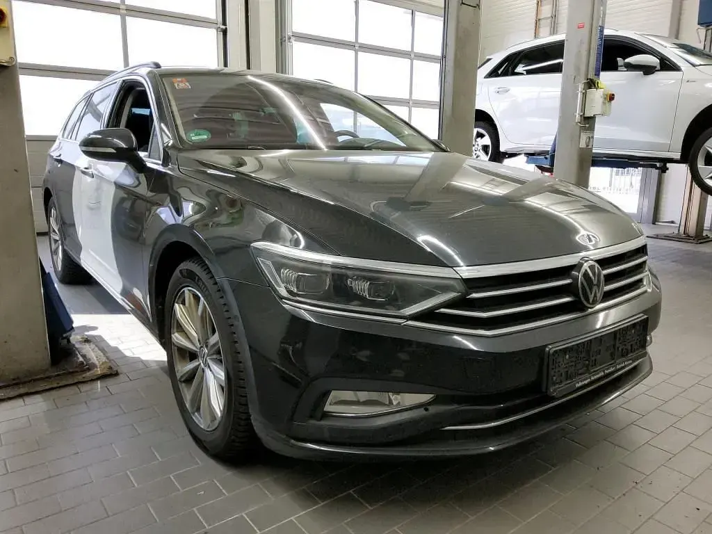 Gebraucht VW Passat IQ Drive 122 PS (89 kW) 2022 Schwarz Kombi