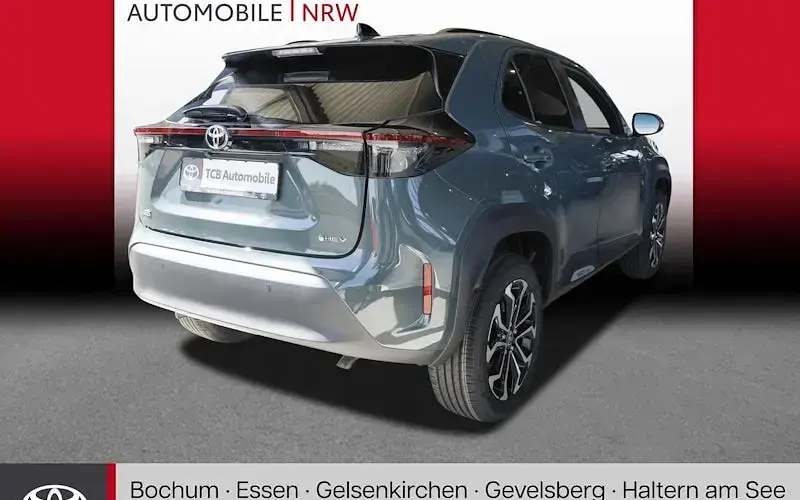 Neu Toyota Yaris Cross 130 PS (95 kW) 2026 Grün SUV
