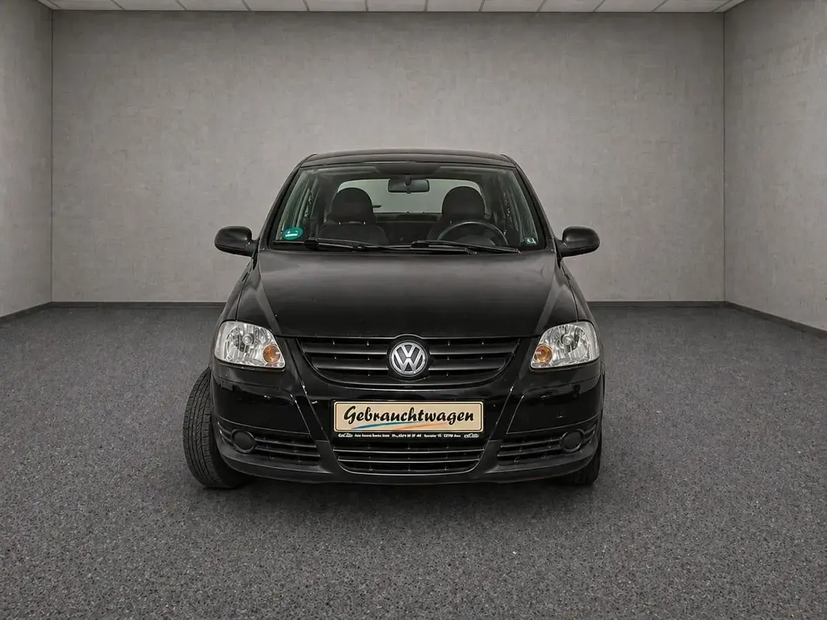 Second-hand VW Fox Basis 54 CP (39 kW) 2005 Negru Hatchback