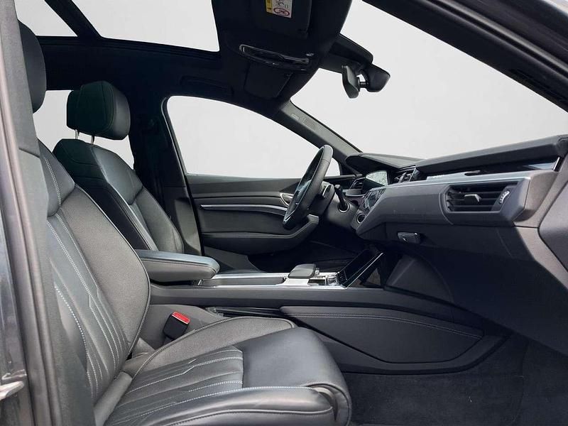 Gebraucht Audi Q8 e-tron S-Line 300 kW (408 PS) 2024 Daytonagrau perleffekt SUV