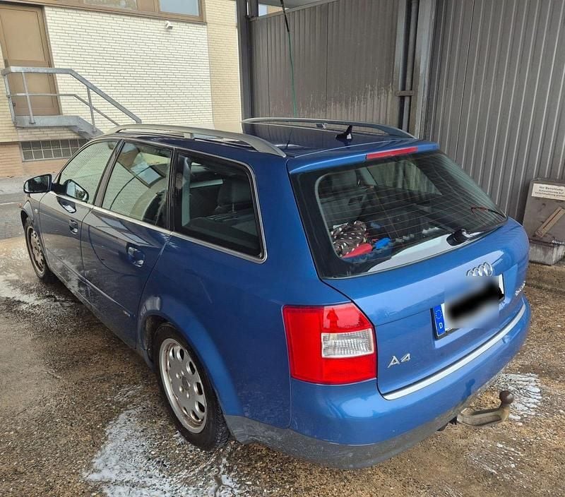 Gebraucht Audi A4 163 PS (119 kW) 2002 Blau Kombi