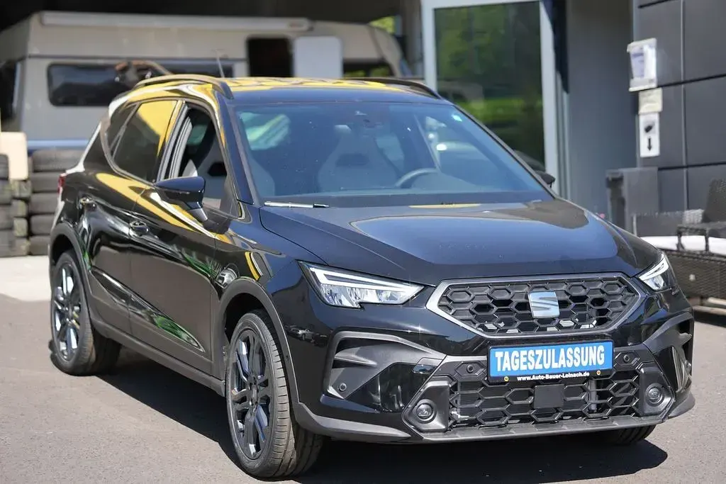 Neu Seat Arona FR 116 PS (85 kW) 2026 Schwarz SUV