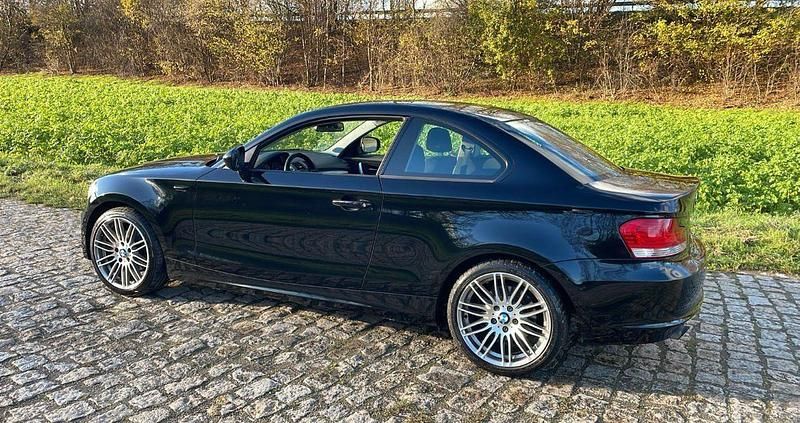 Schwarz Gebraucht 2010 BMW 120 Coupé Coupé | 6.500 € (Guter Preis) - Bild 1/4