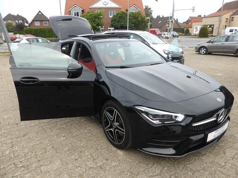 191 kosmosschwarz (metallic) Gebraucht 2020 Mercedes CLA220 Shooting Brake AMG Kombi | 27.990 € (Etwas zu teuer) - Bild 1/4