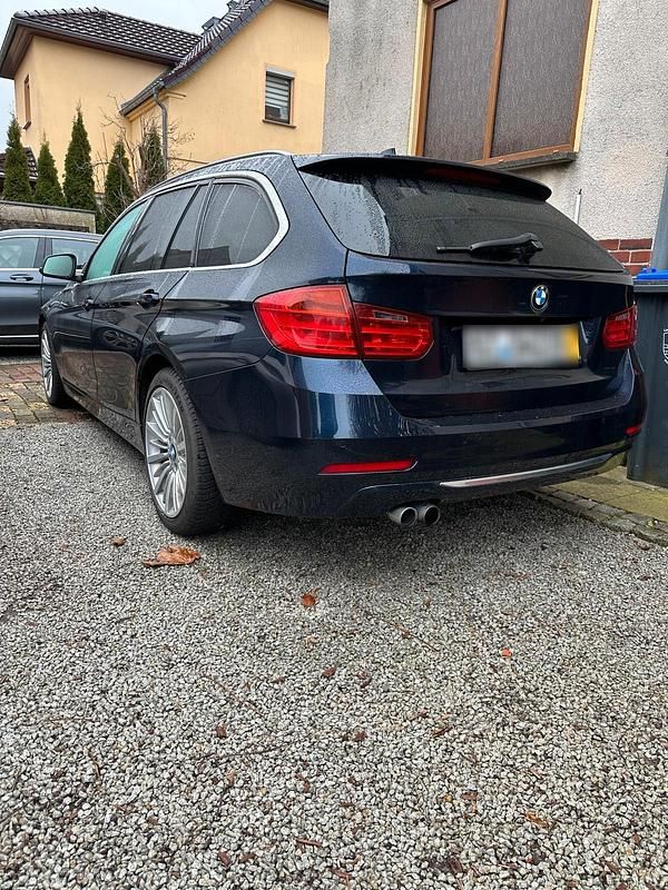 Gebraucht BMW 330 258 PS (189 kW) 2013 Blau Kombi