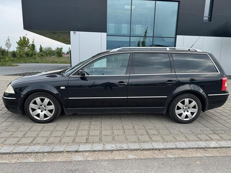 Schwarz Gebraucht 2001 VW Passat Highline Kombi | 890 € (Superpreis) - Bild 1/4