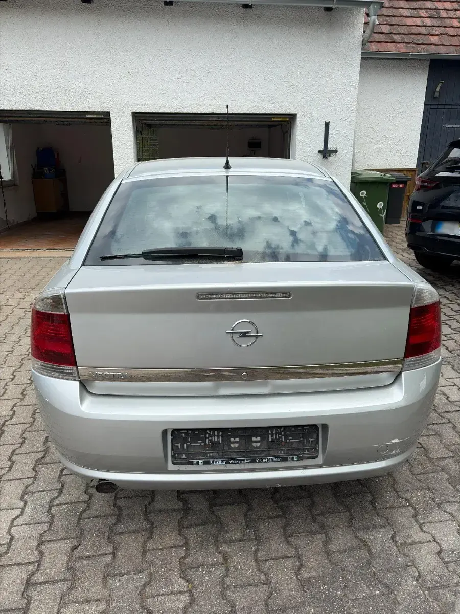 Gebraucht Opel Vectra GTS 140 PS (102 kW) 2007 Silber Limousine