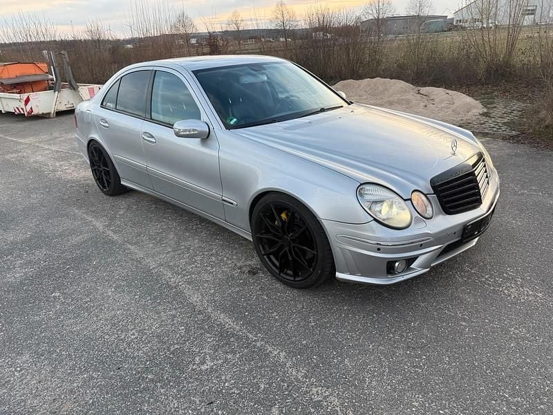 Gebraucht Mercedes E500 306 PS (225 kW) 2002 Silber Limousine