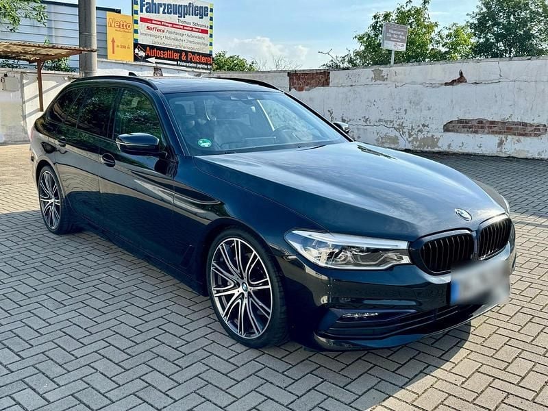 Schwarz Gebraucht 2018 BMW 540 Shadowline Kombi | 31.900 € (Etwas zu teuer) - Bild 1/4