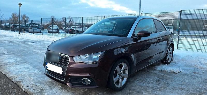 Gebraucht Audi A1 Ambition 86 PS (63 kW) 2011 Rot Kleinwagen