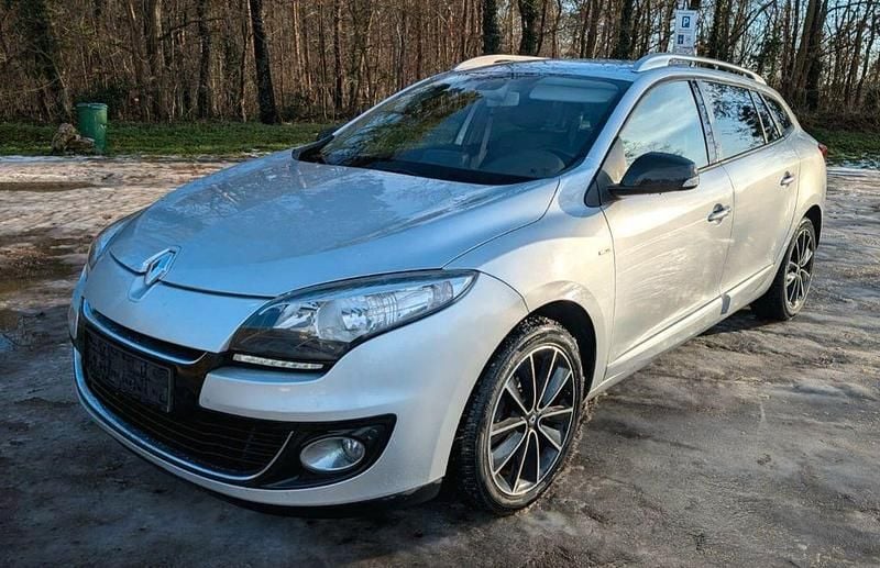 Grau Gebraucht 2013 Renault Mégane III Bose Edition Limousine | 3.250 € (Guter Preis) - Bild 1/4