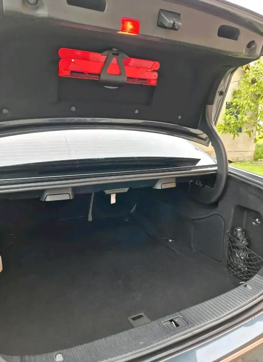 Gebraucht Mercedes E220 170 PS (125 kW) 2011 Grau Limousine