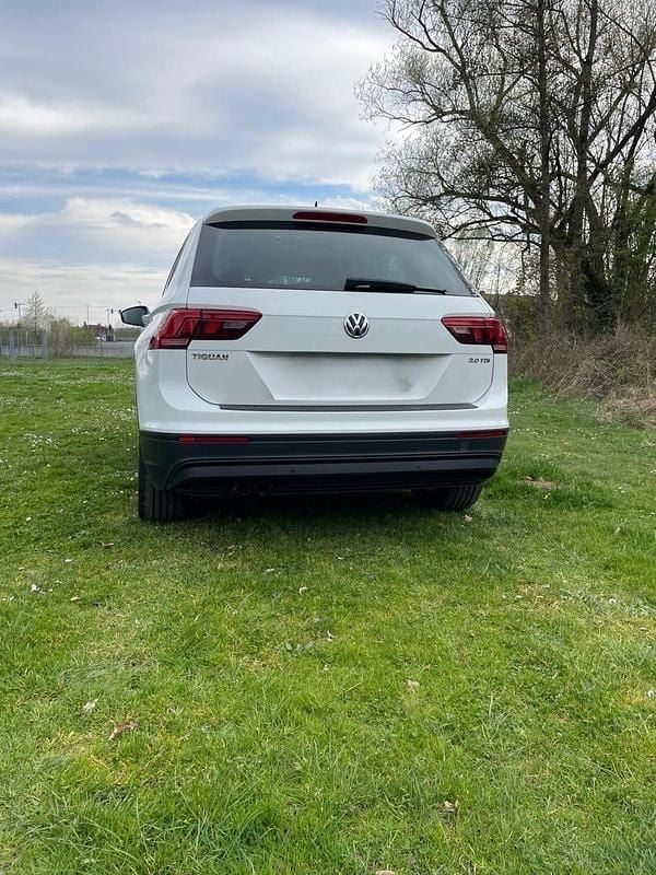 Weiß Gebraucht 2016 VW Tiguan SUV | 19.000 € - Bild 1/4