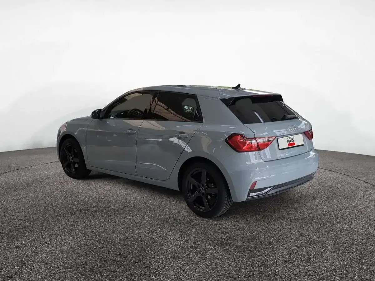Gebraucht Audi A1 Advanced 116 PS (85 kW) 2025 Pfeilgrau perleffekt SUV