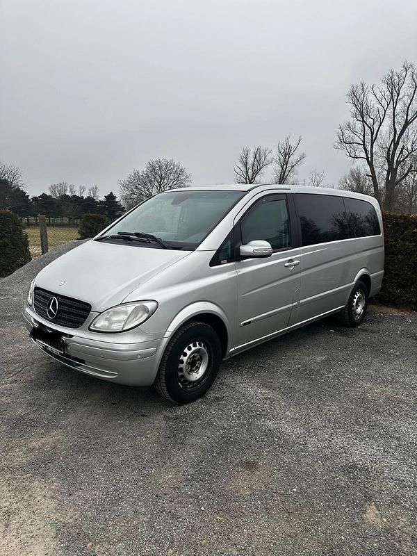 Grau Gebraucht 2008 Mercedes Viano Van / Kleinbus | 12.900 € (Teuer) - Bild 1/4