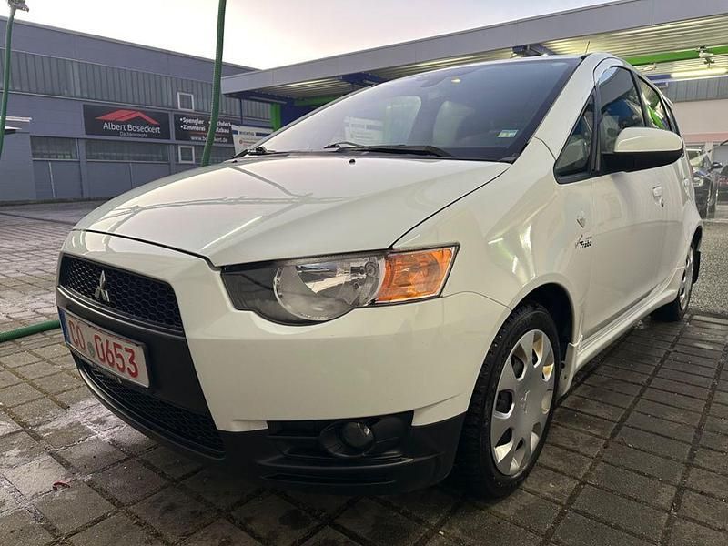 Weiß Gebraucht 2010 Mitsubishi Colt Motion Limousine | 3.149 € (Fairer Preis) - Bild 1/4