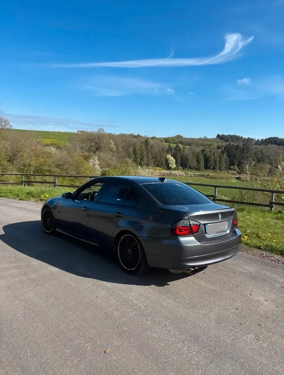 Gebraucht BMW 320 2006 Grau Limousine
