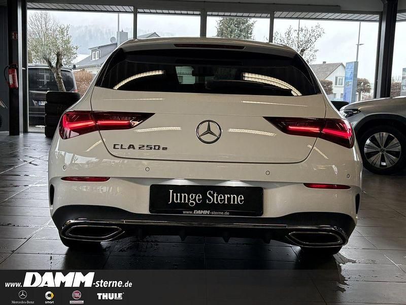 Gebraucht Mercedes CLA250e Shooting Brake Premium 163 PS (119 kW) 2024 Weiß Kombi