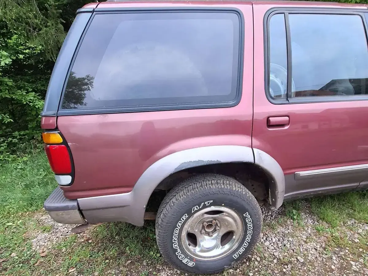 Gebraucht Ford Explorer 156 PS (114 kW) 1996 Rot SUV