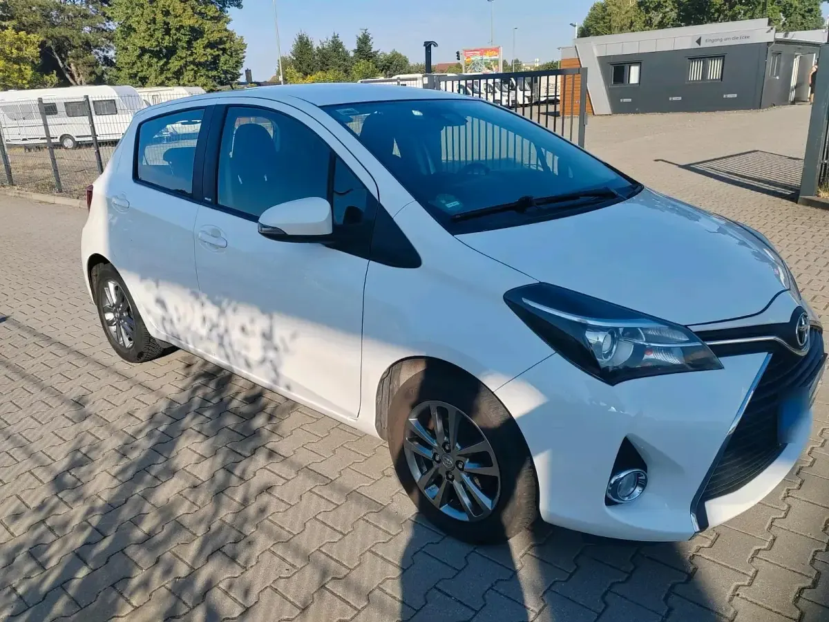 Gebraucht Toyota Yaris Edition-S 69 PS (50 kW) 2016 Weiß Kleinwagen