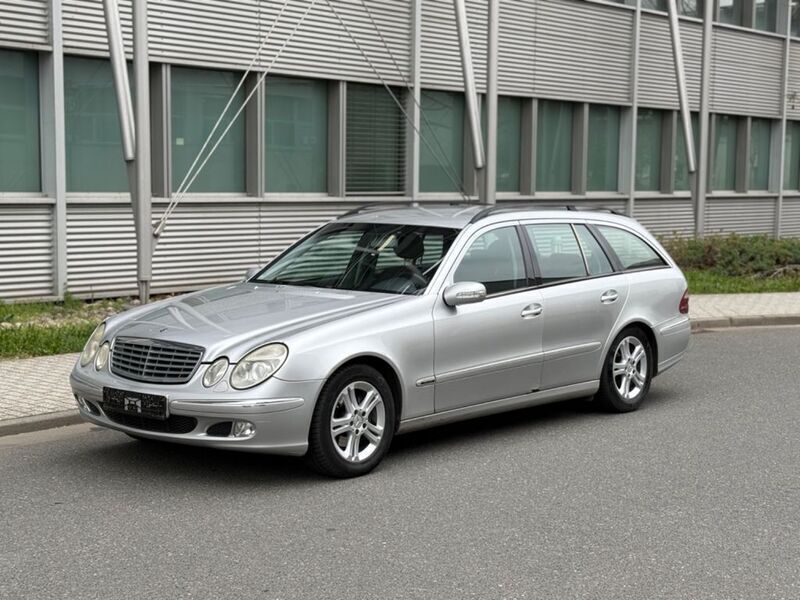 Gebraucht Mercedes E220 150 PS (110 kW) 2003 Silber Kombi