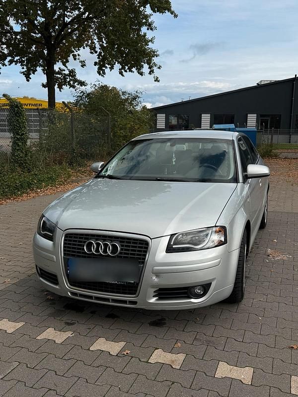 Silber Gebraucht 2004 Audi A3 Sportback Kleinwagen | 2.500 € (Guter Preis) - Bild 1/4