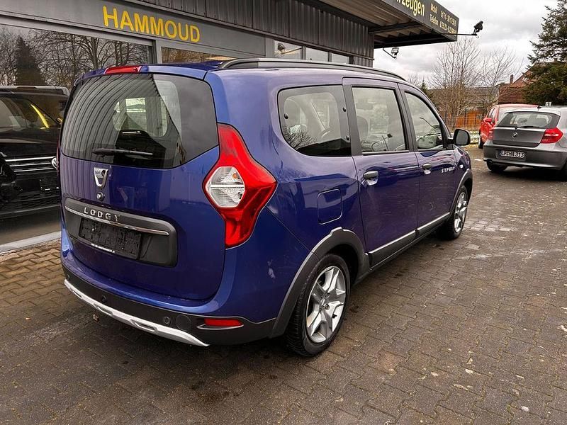 Gebraucht Dacia Lodgy Stepway 116 PS (85 kW) 2022 Blau Van / Kleinbus