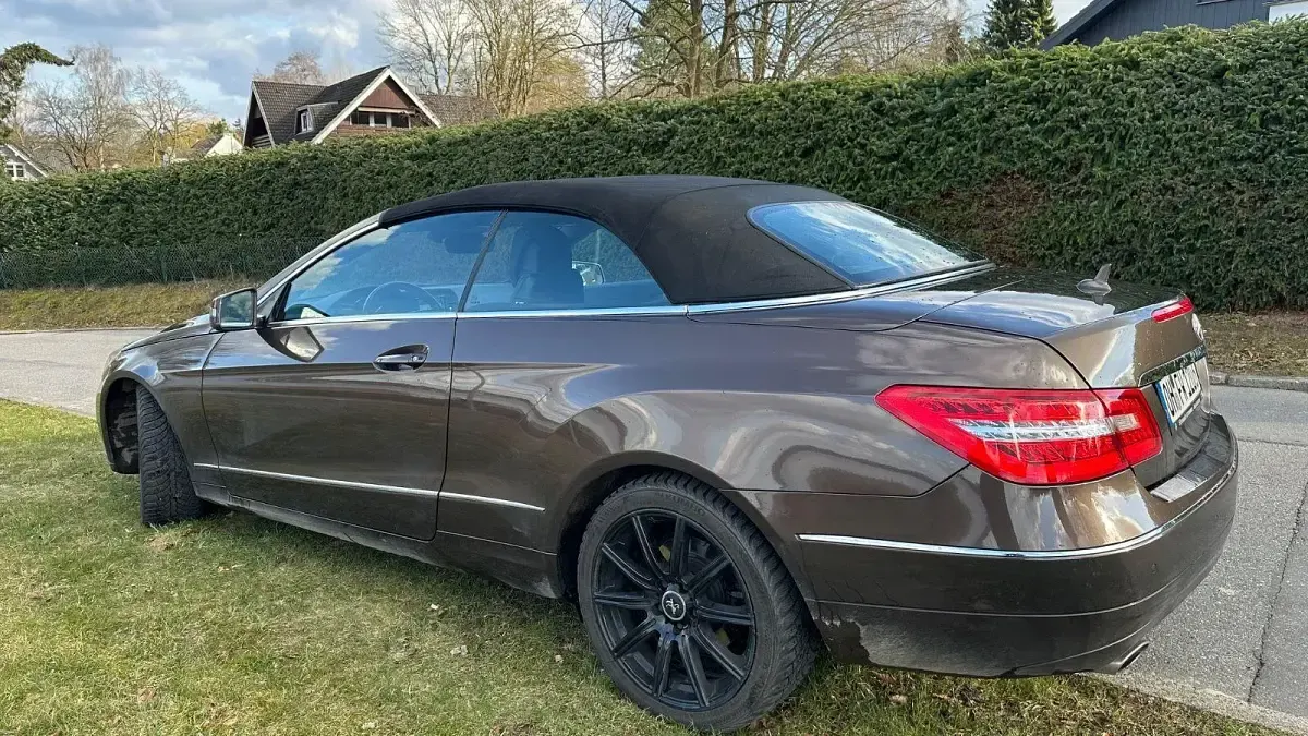 Gebraucht Mercedes E250 204 PS (150 kW) 2012 Braun Cabrio