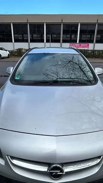 Gebraucht Opel Astra Active 110 PS (80 kW) 2013 Silber Limousine