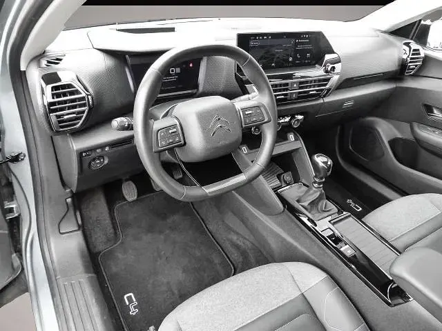 Gebraucht Citroën C4 Shine 131 PS (96 kW) 2023 Manufacturer SUV