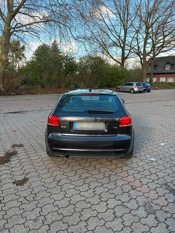 Gebraucht Audi A3 Basis 140 PS (102 kW) 2010 Grau Kleinwagen