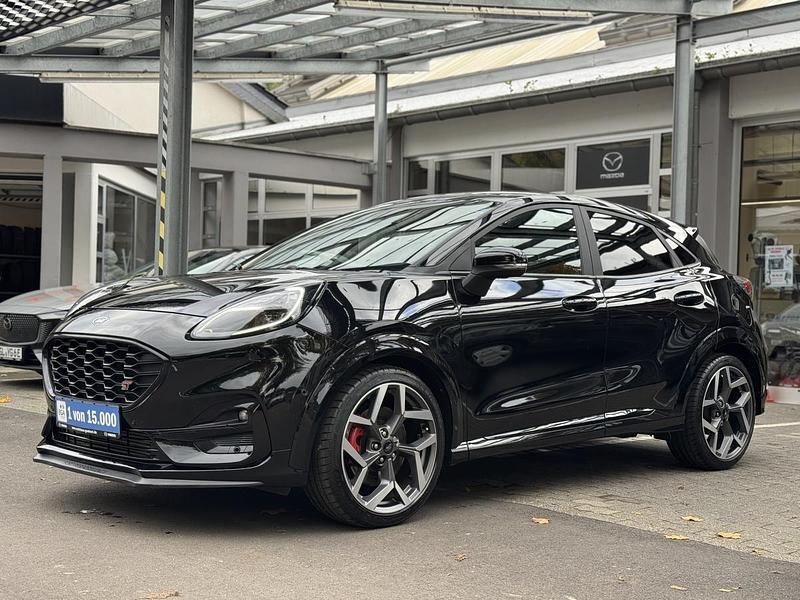 Schwarz metallic Gebraucht 2021 Ford Puma ST | 25.700 € (Etwas zu teuer) - Bild 1/4