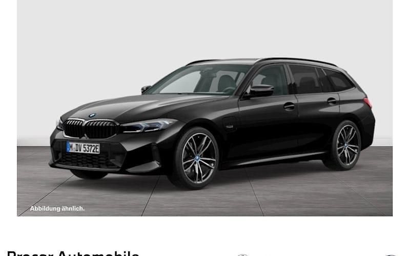 Schwarz Gebraucht 2022 BMW 330e Shadowline Kombi | 38.490 € (Fairer Preis) - Bild 1/4