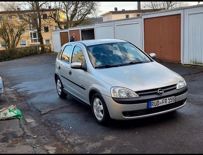 Gebraucht Opel Corsa 90 PS (66 kW) 2001 Silber Kleinwagen