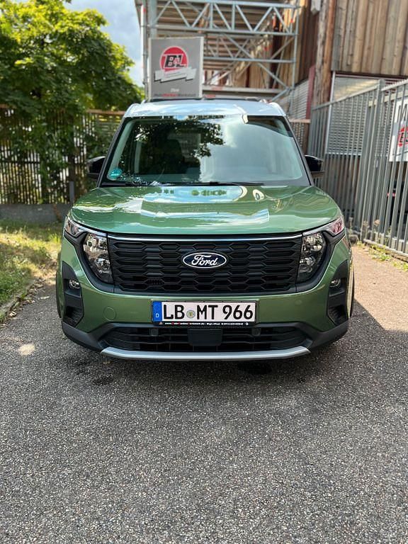 Grün Gebraucht 2024 Ford Courier Active Van / Kleinbus | 26.900 € - Bild 1/4