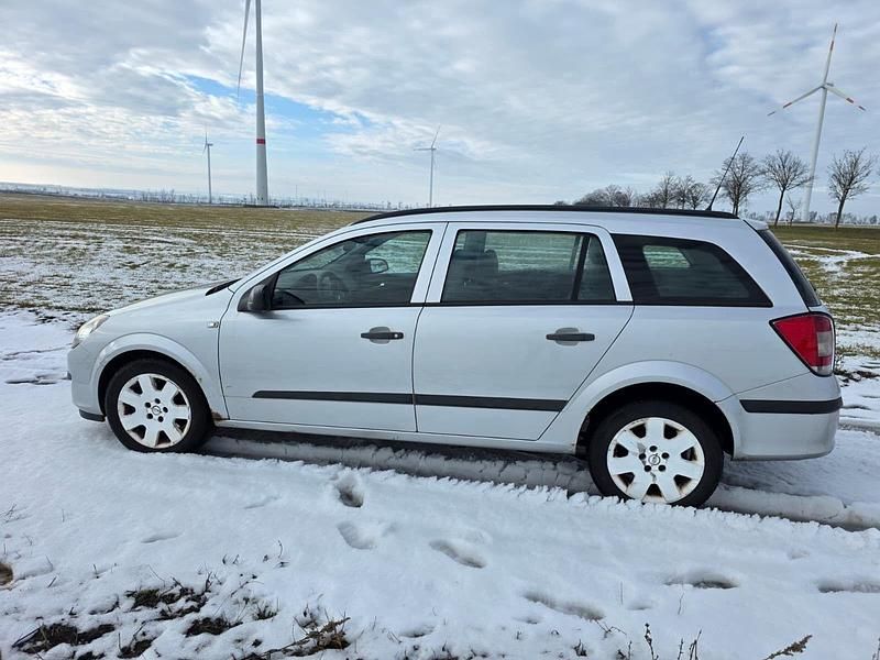 Gebraucht Opel Astra 101 PS (74 kW) 2007 Silber Kombi