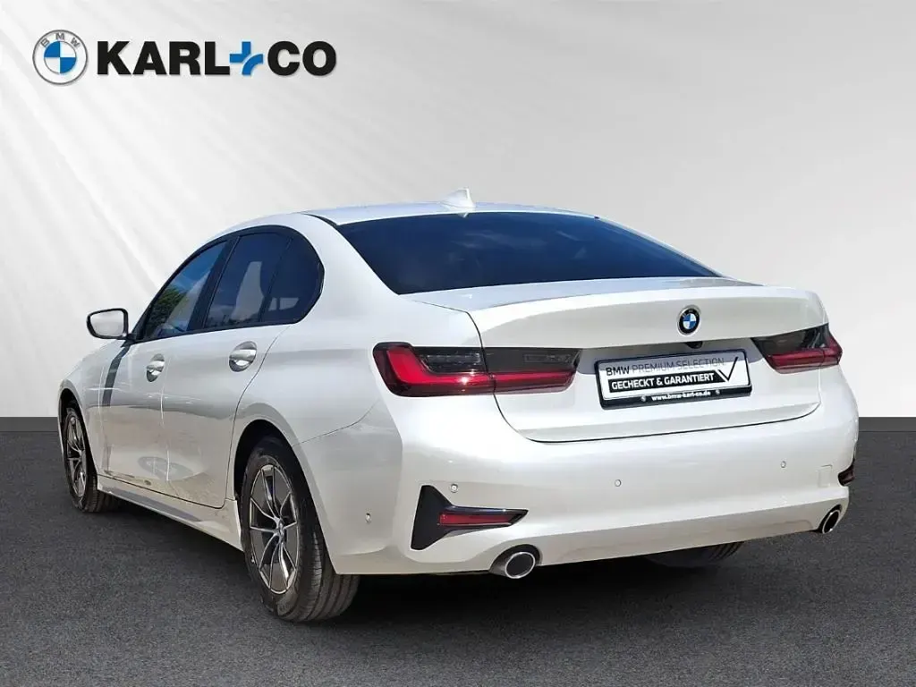 Gebraucht BMW 318 Advantage 150 PS (110 kW) 2022 Weiss Limousine