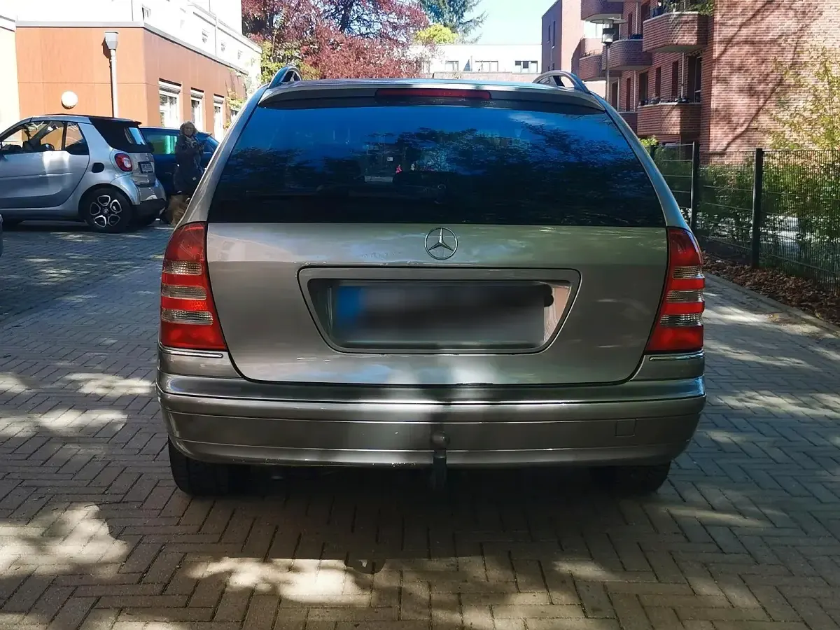 Gebraucht Mercedes 220 170 PS (125 kW) 2005 Grau Kombi