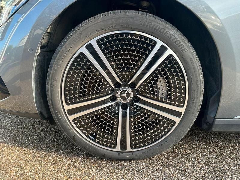 Gebraucht Mercedes EQE300 180 kW (245 PS) 2024 Lack selenitgrau Limousine