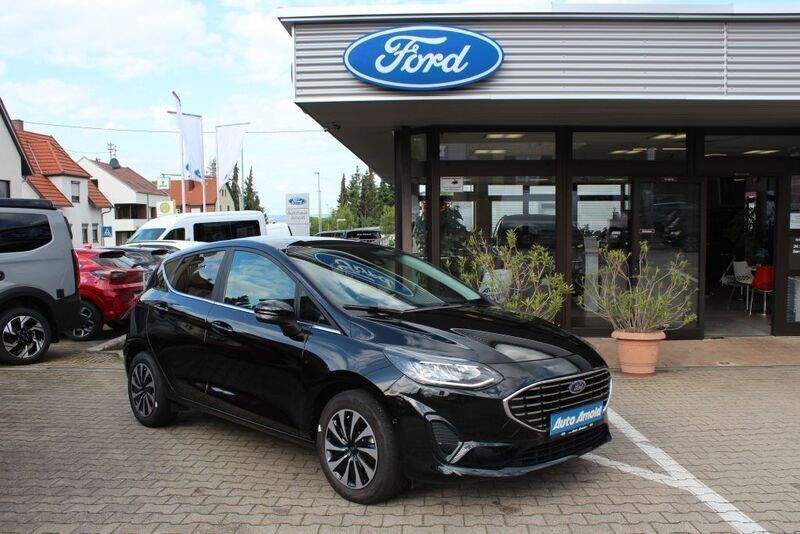 Agate black metallic Gebraucht 2023 Ford Fiesta Titanium Kleinwagen | 20.990 € (Fairer Preis) - Bild 1/4